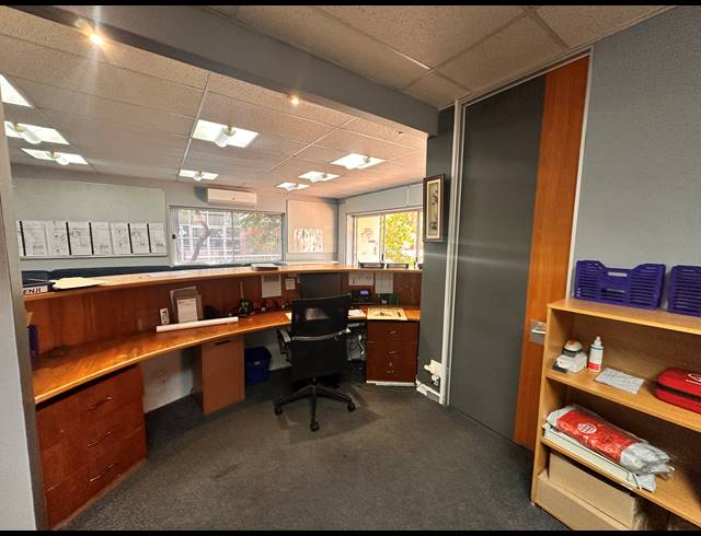 1,165M² BUILDING FOR SALE IN PARKTOWN